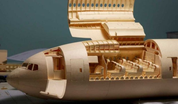 波音777客机纸模型 英国牛人花7年打造